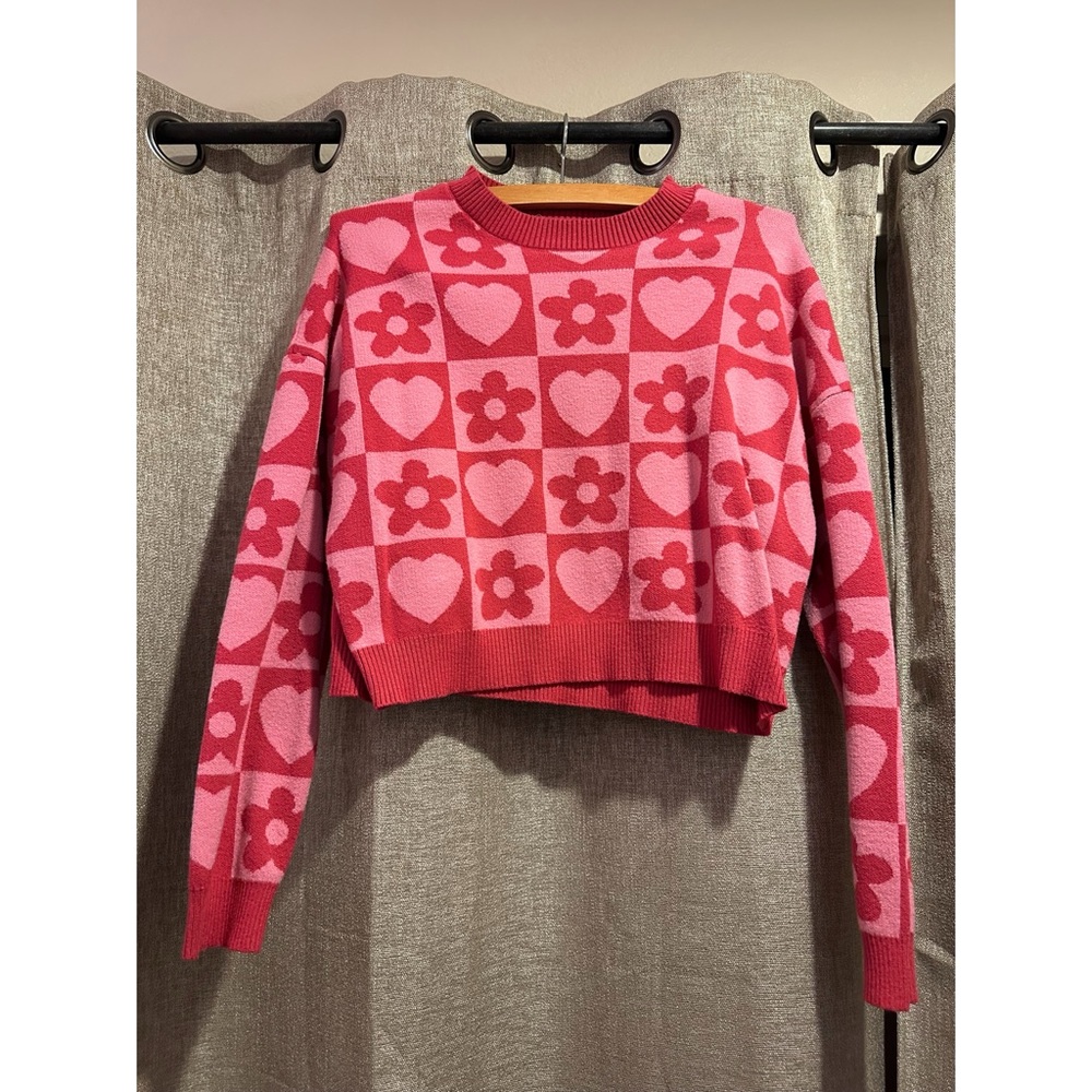 Like New Debut Women's Pink Floral Heart Sweater